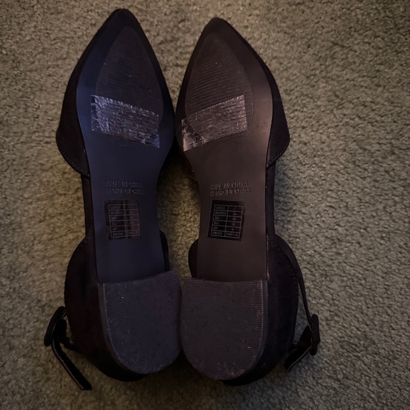 Forever 21 Black Faux Suede Pointed Ankle Strap Flats - Size 7 - Picture 3 of 5